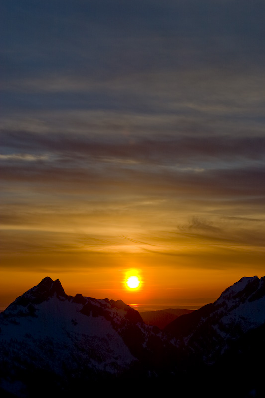 Sunset Over Cascades And Puget Sound